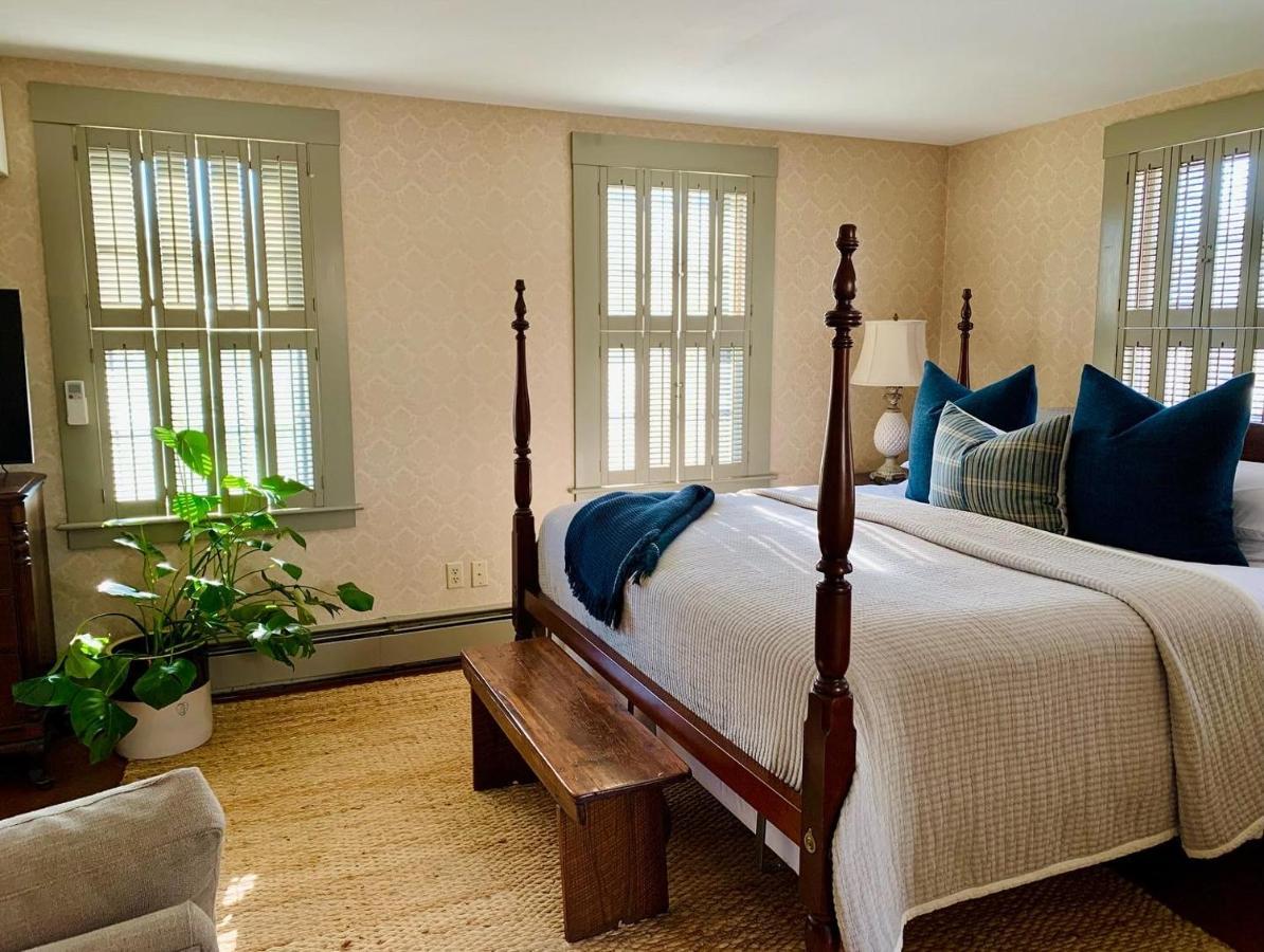 Bed and Breakfast Ashley Manor Барнстейбл Экстерьер фото
